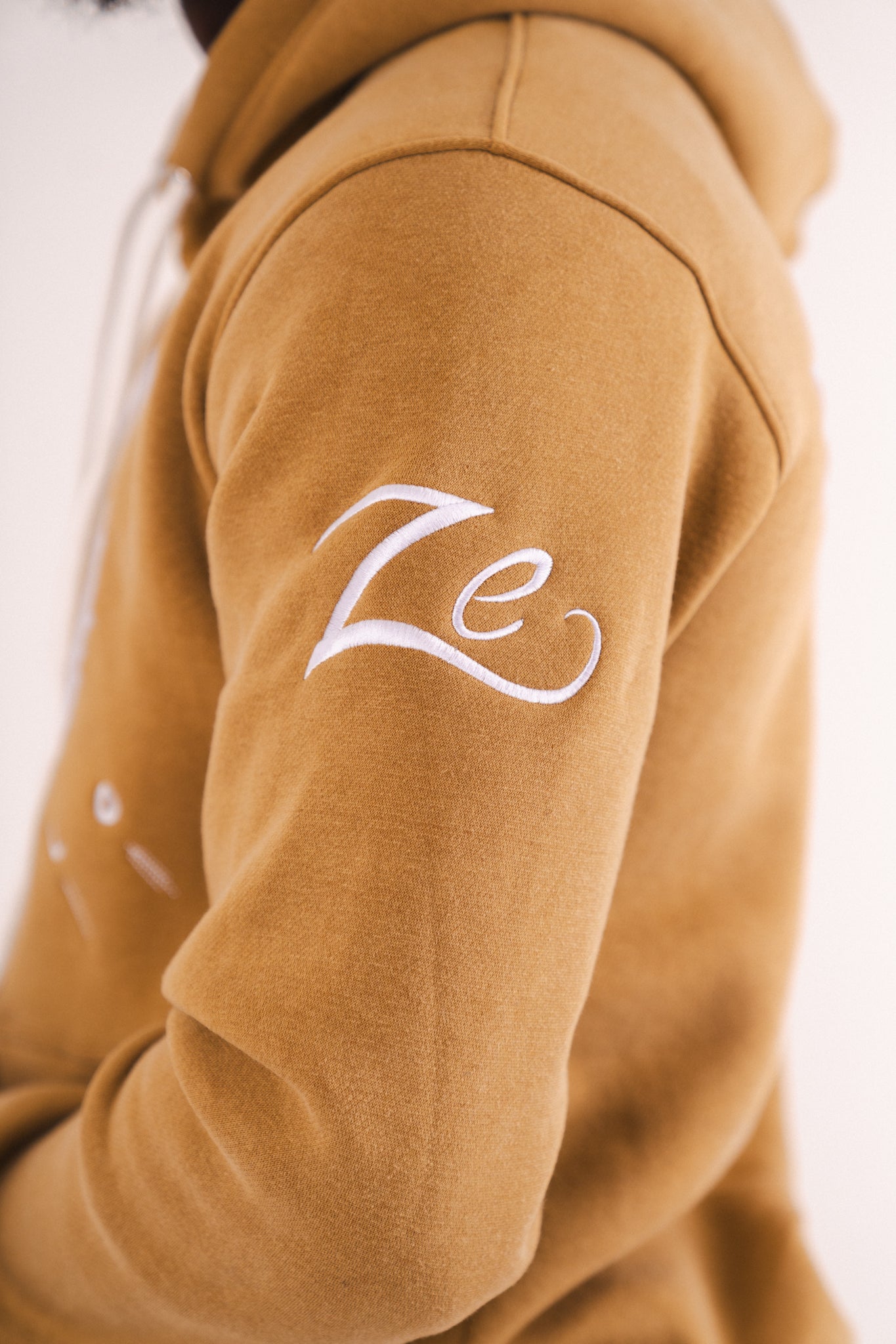 ZeTrillo "Be Great" Hoodie (Beige Khaki)