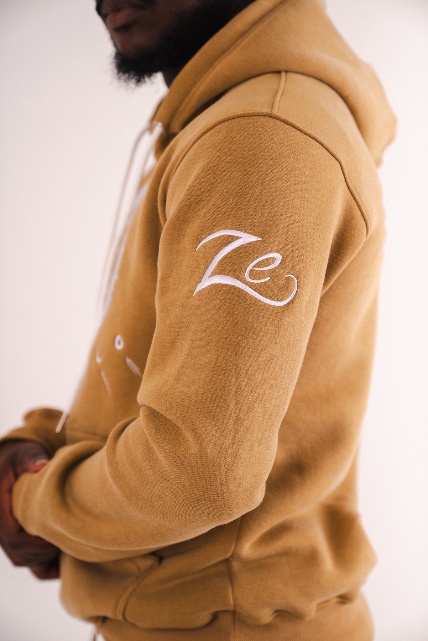 ZeTrillo "Be Great" Hoodie (Beige Khaki)