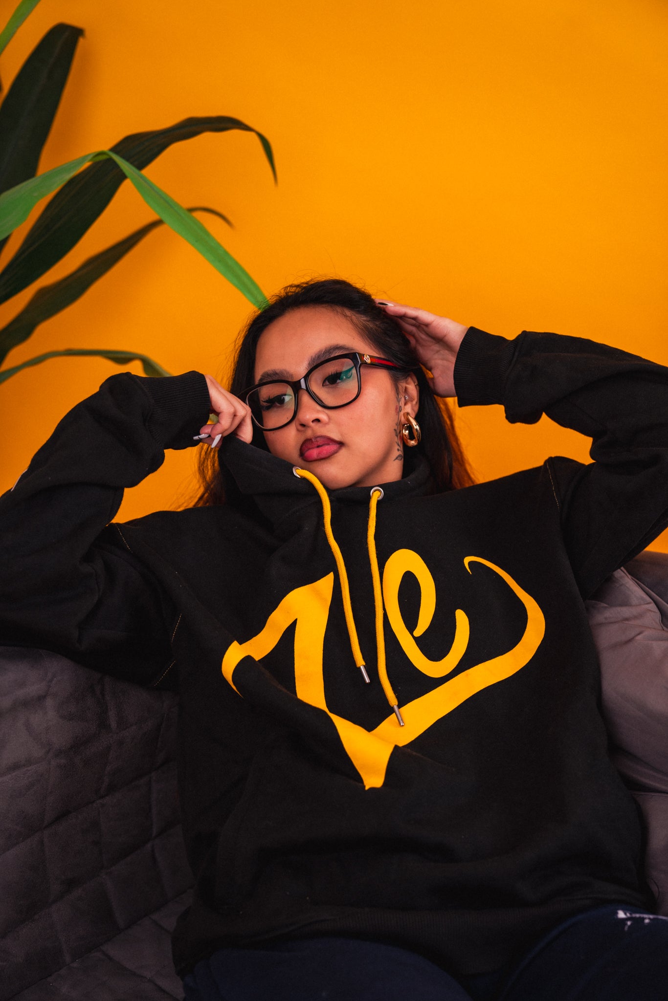 ZeTrillo Oversized Hoodie: Comfort Redefined (Black & Gold)