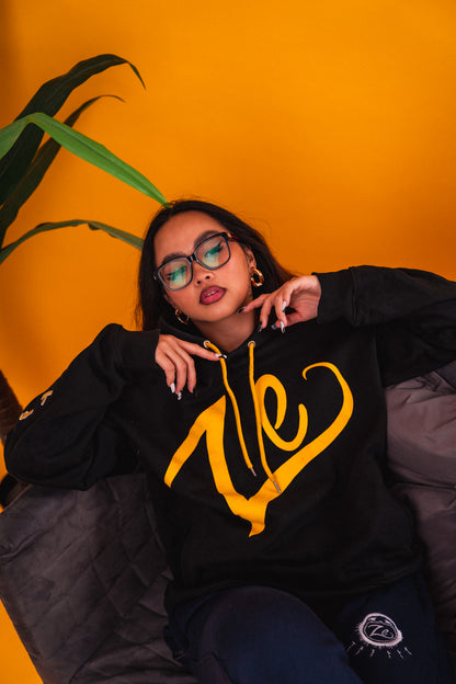 ZeTrillo Oversized Hoodie: Comfort Redefined (Black & Gold)