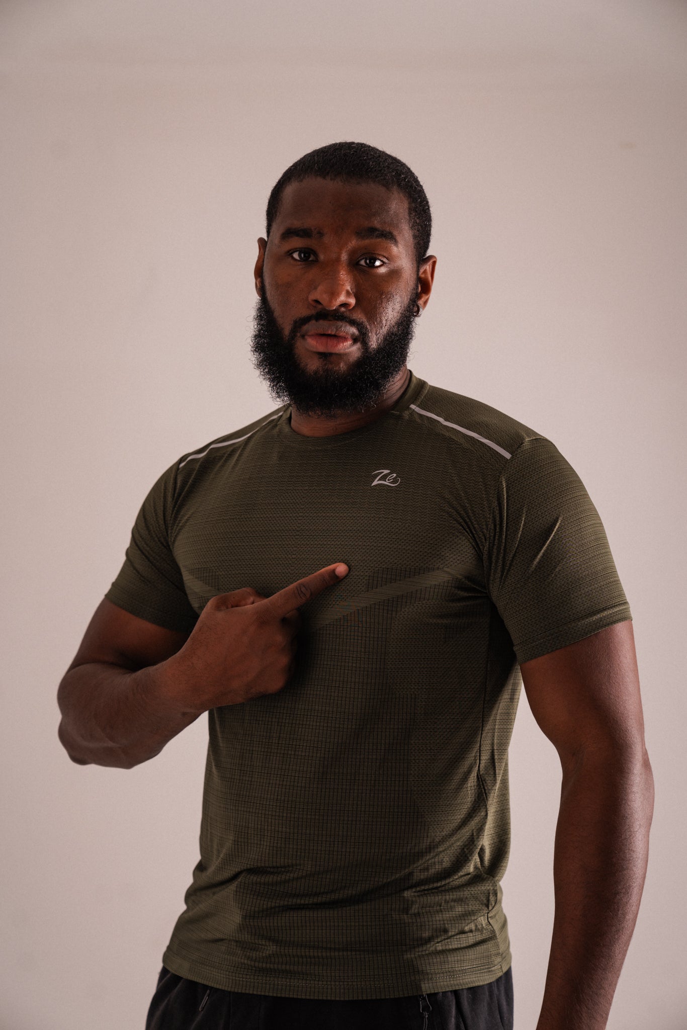 ZeTrillo Seamless Performance Tee: Dark Emerald Edition