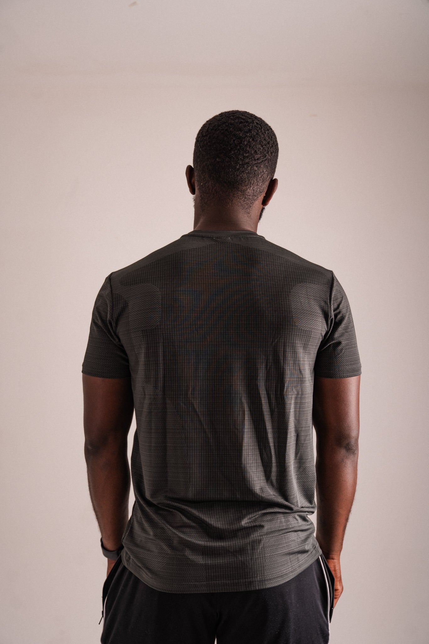 ZeTrillo Seamless Performance Tee: Charcoal Edge Edition